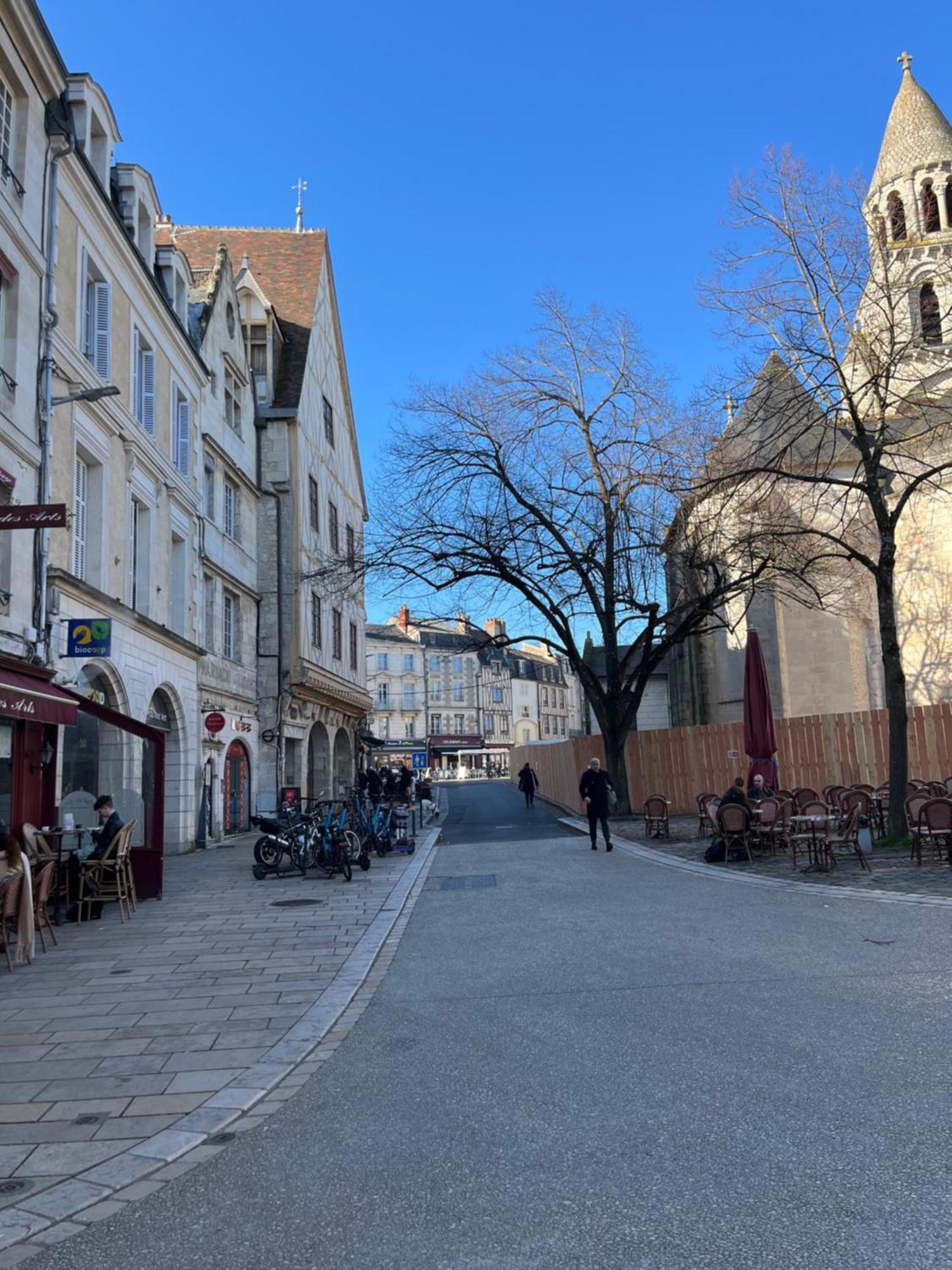 Ferienwohnung Le Cosy Du Marche Notre-Dame Poitiers Exterior foto