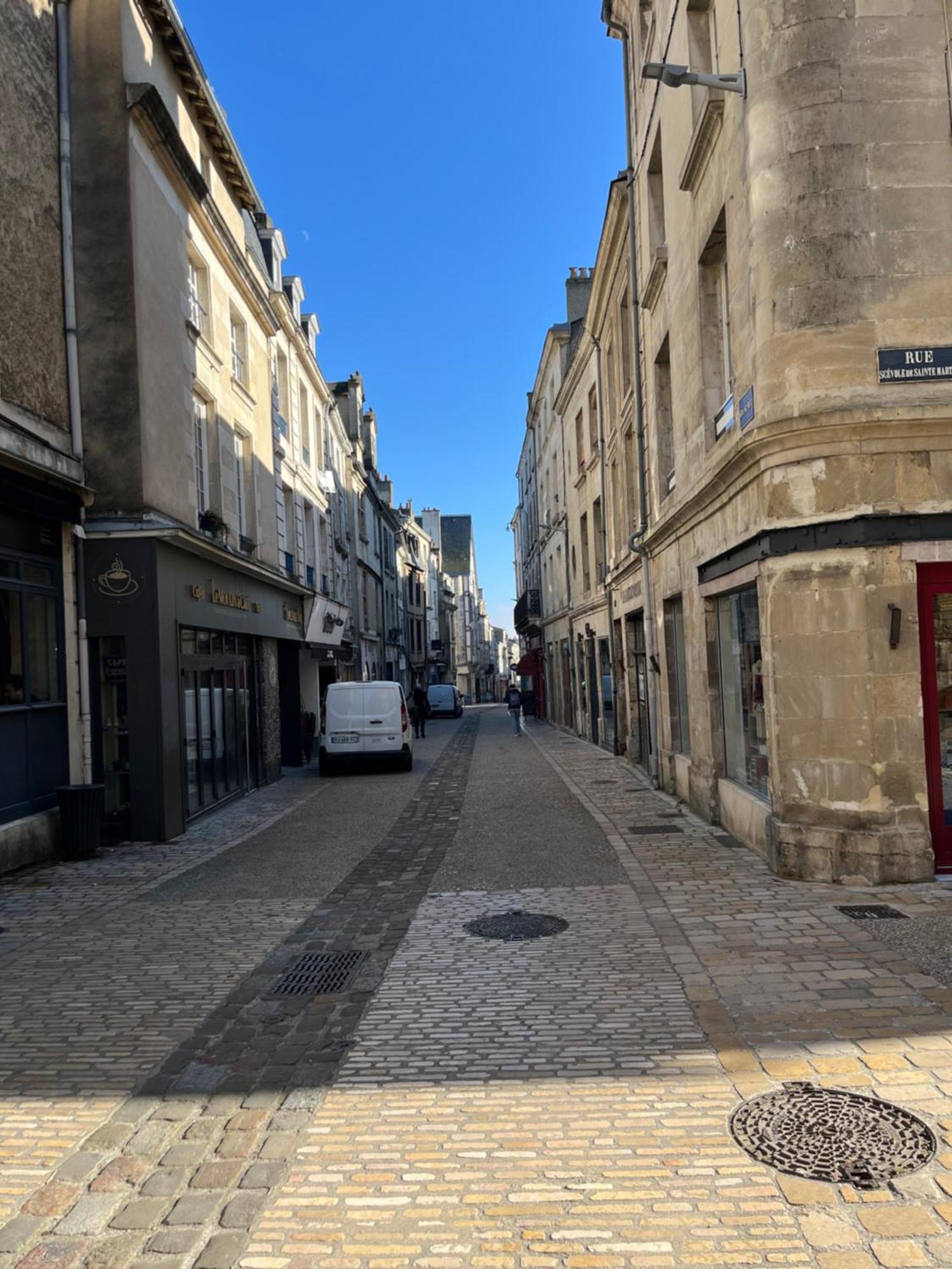 Ferienwohnung Le Cosy Du Marche Notre-Dame Poitiers Exterior foto
